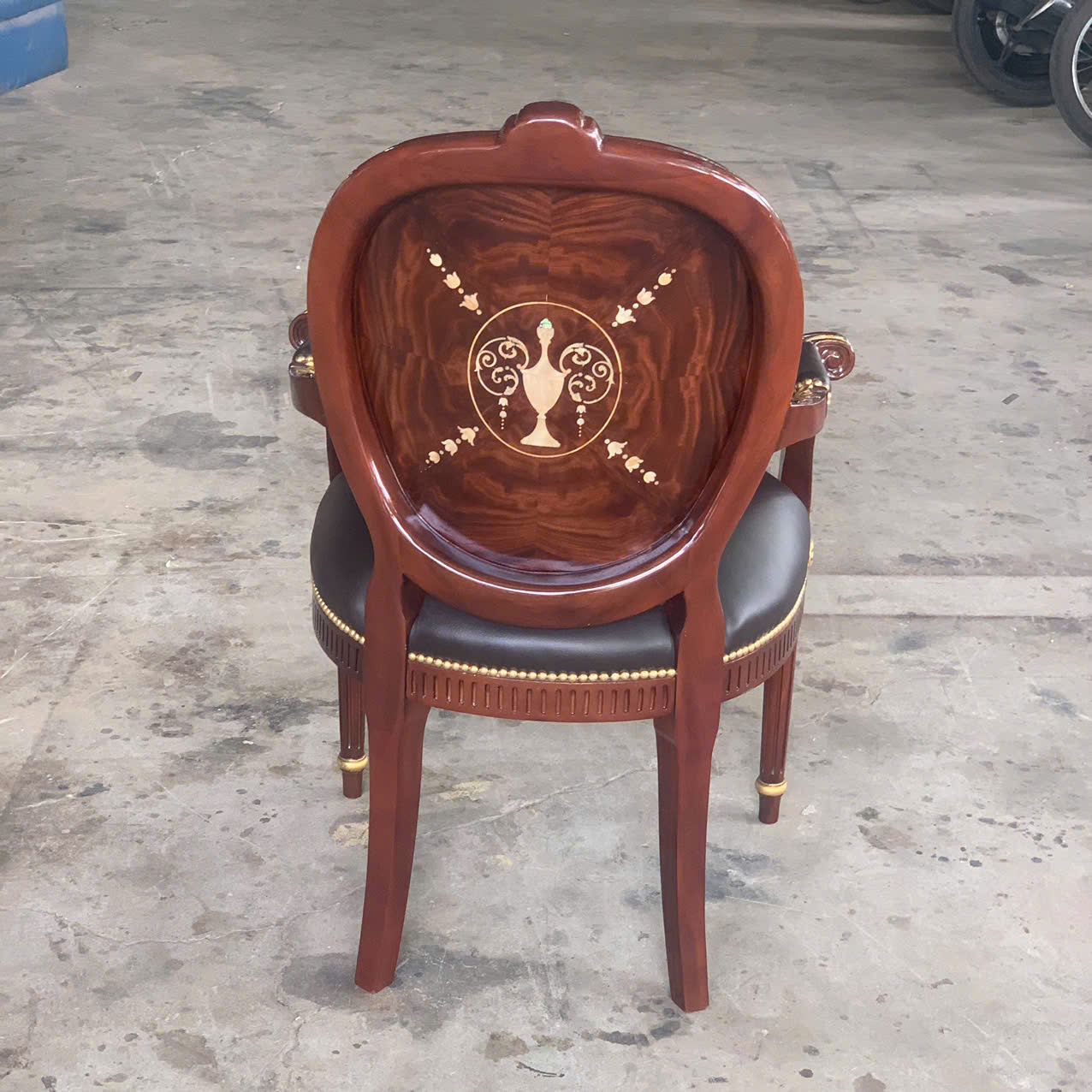 GHẾ ĂN CỔ ĐIỂN LOUIS KING CHAIR 16 CÓ TAY VỊN